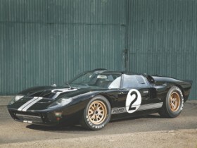 Ford GT40 Race Car